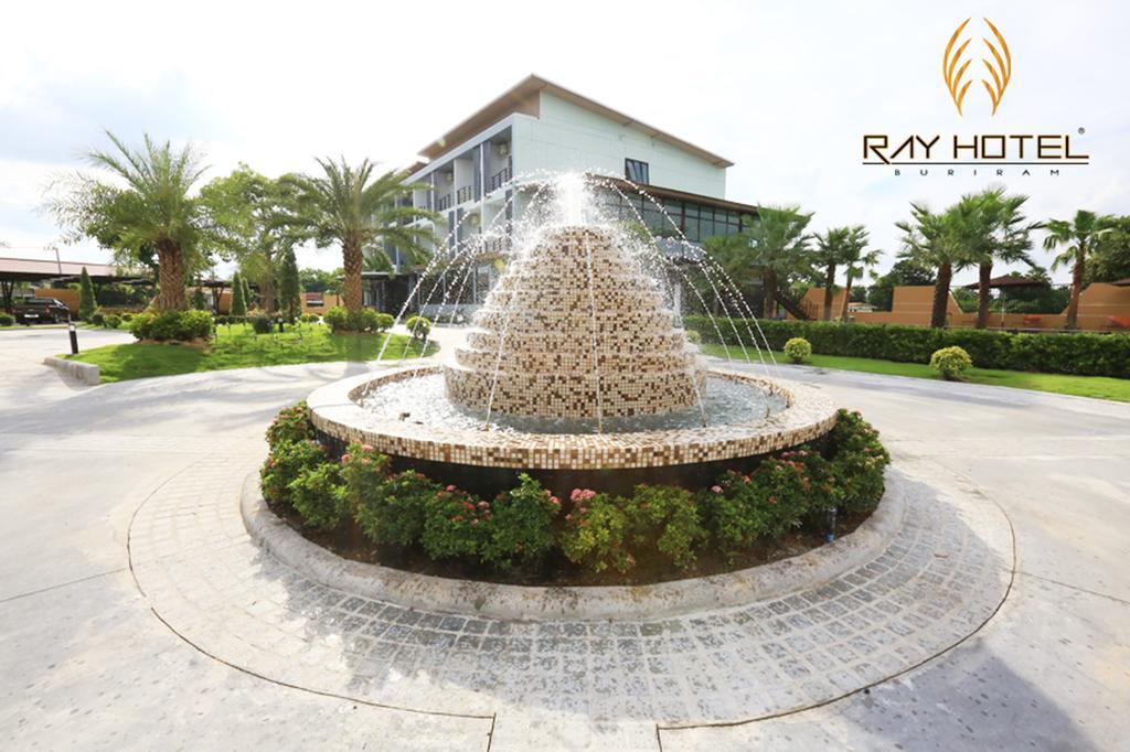 Ray Hotel Buriram Bagian luar foto