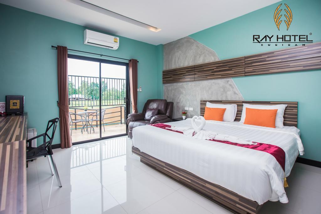 Ray Hotel Buriram Bagian luar foto