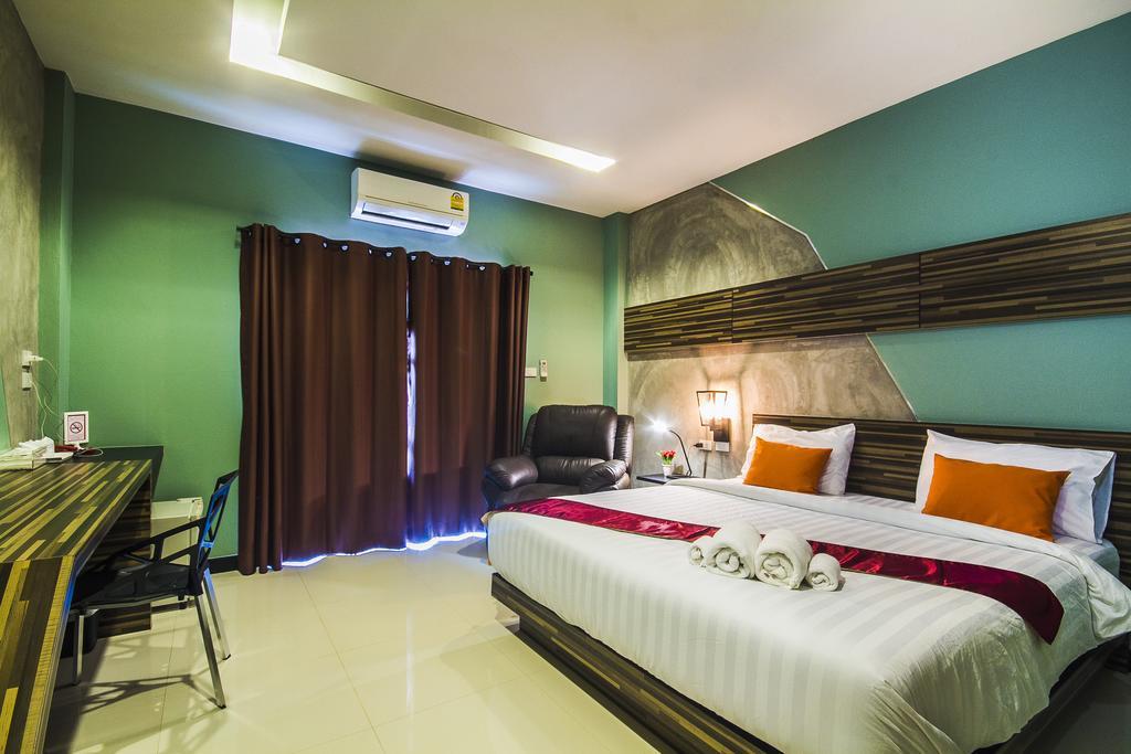 Ray Hotel Buriram Bagian luar foto